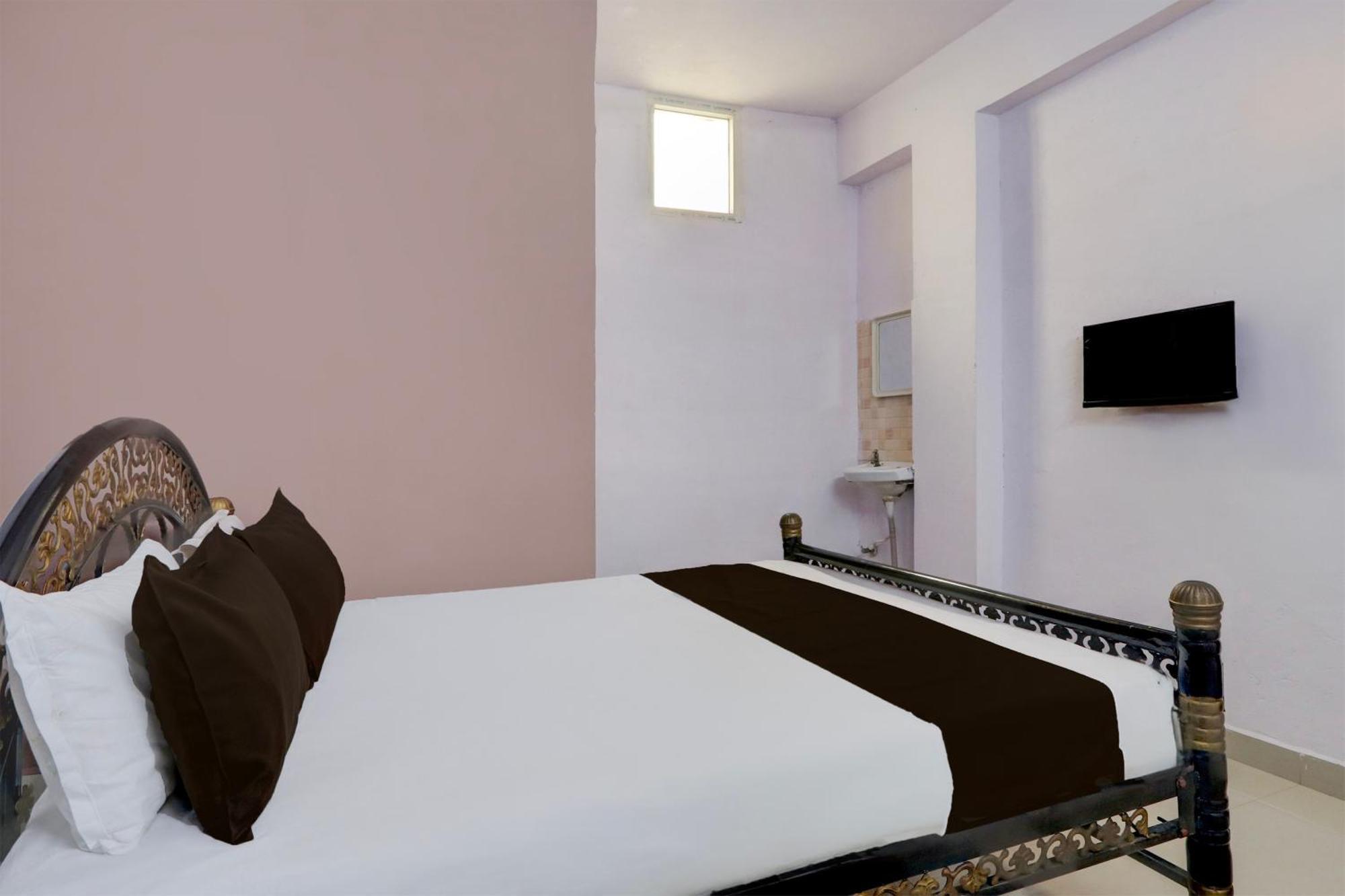 Spot On Hotel Aaraadhya Residency Hyderabad Esterno foto