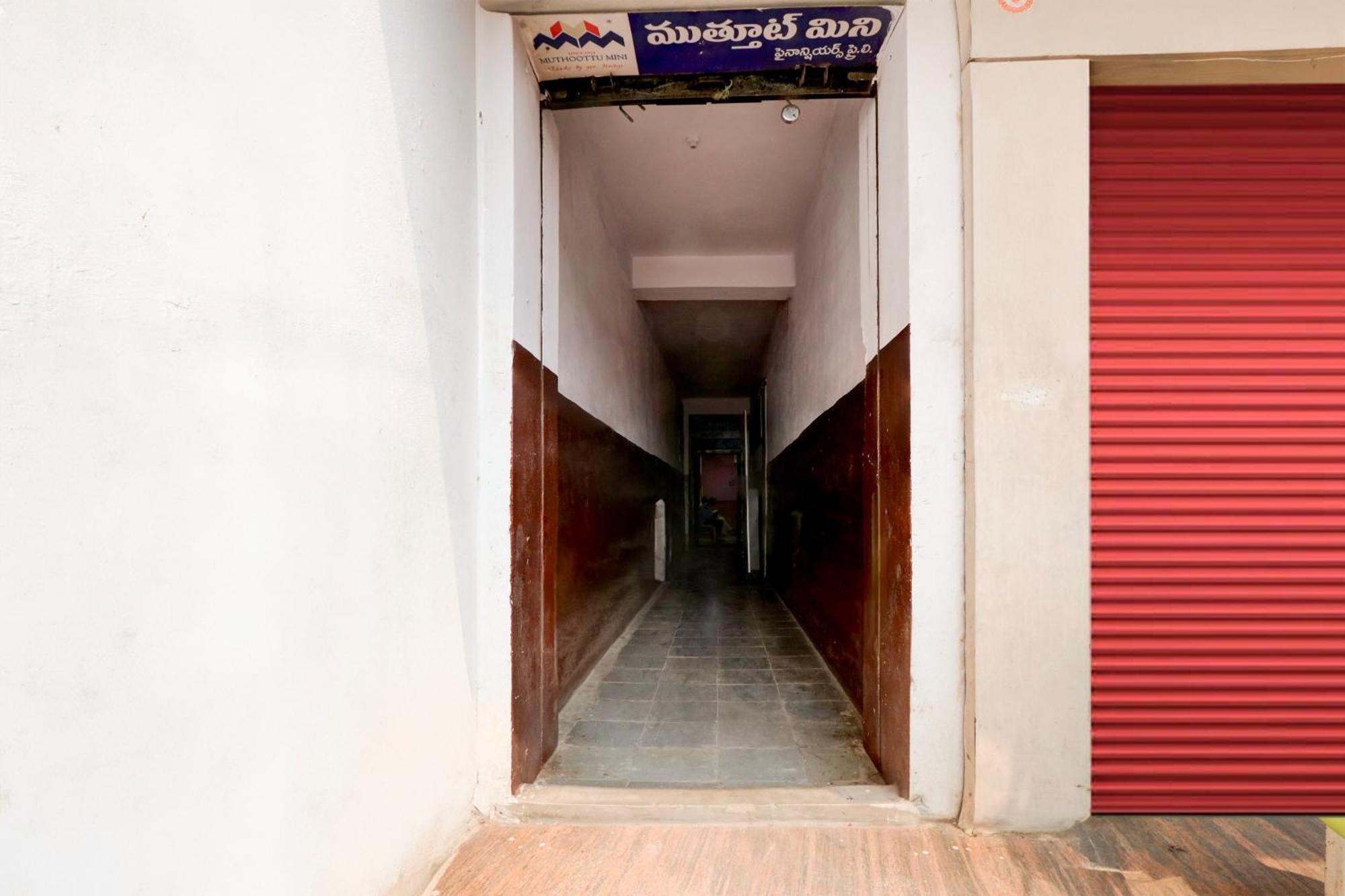 Spot On Hotel Aaraadhya Residency Hyderabad Esterno foto