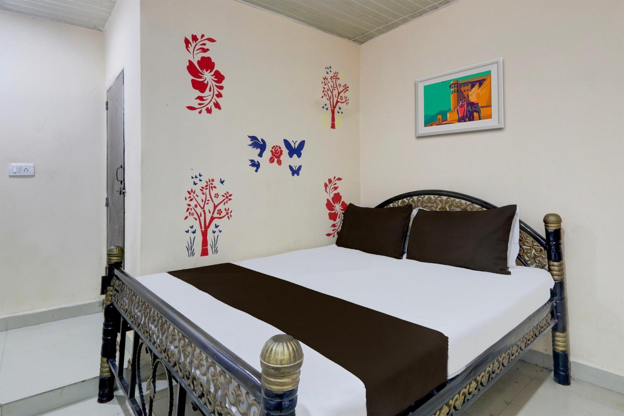 Spot On Hotel Aaraadhya Residency Hyderabad Esterno foto