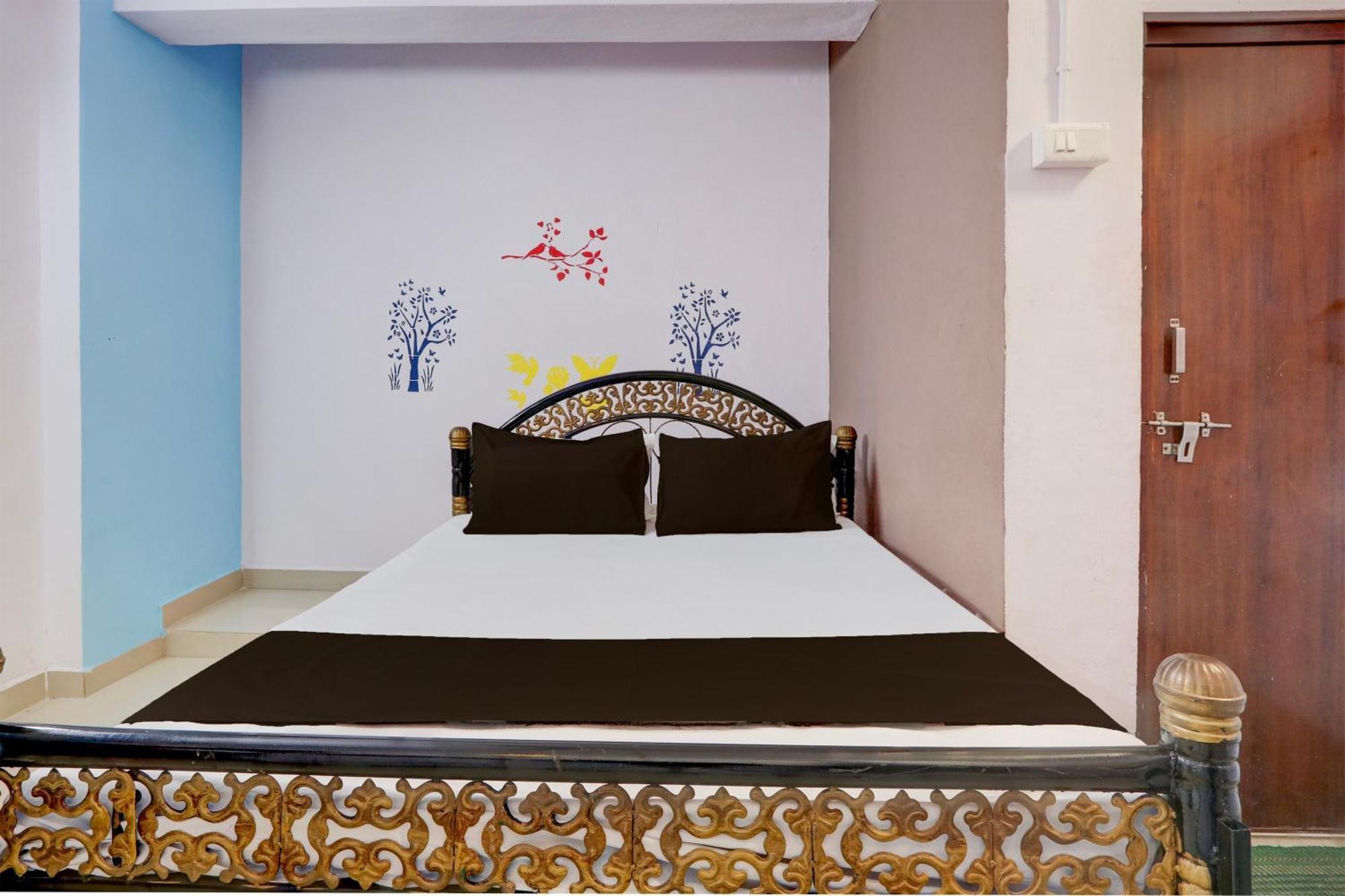 Spot On Hotel Aaraadhya Residency Hyderabad Esterno foto
