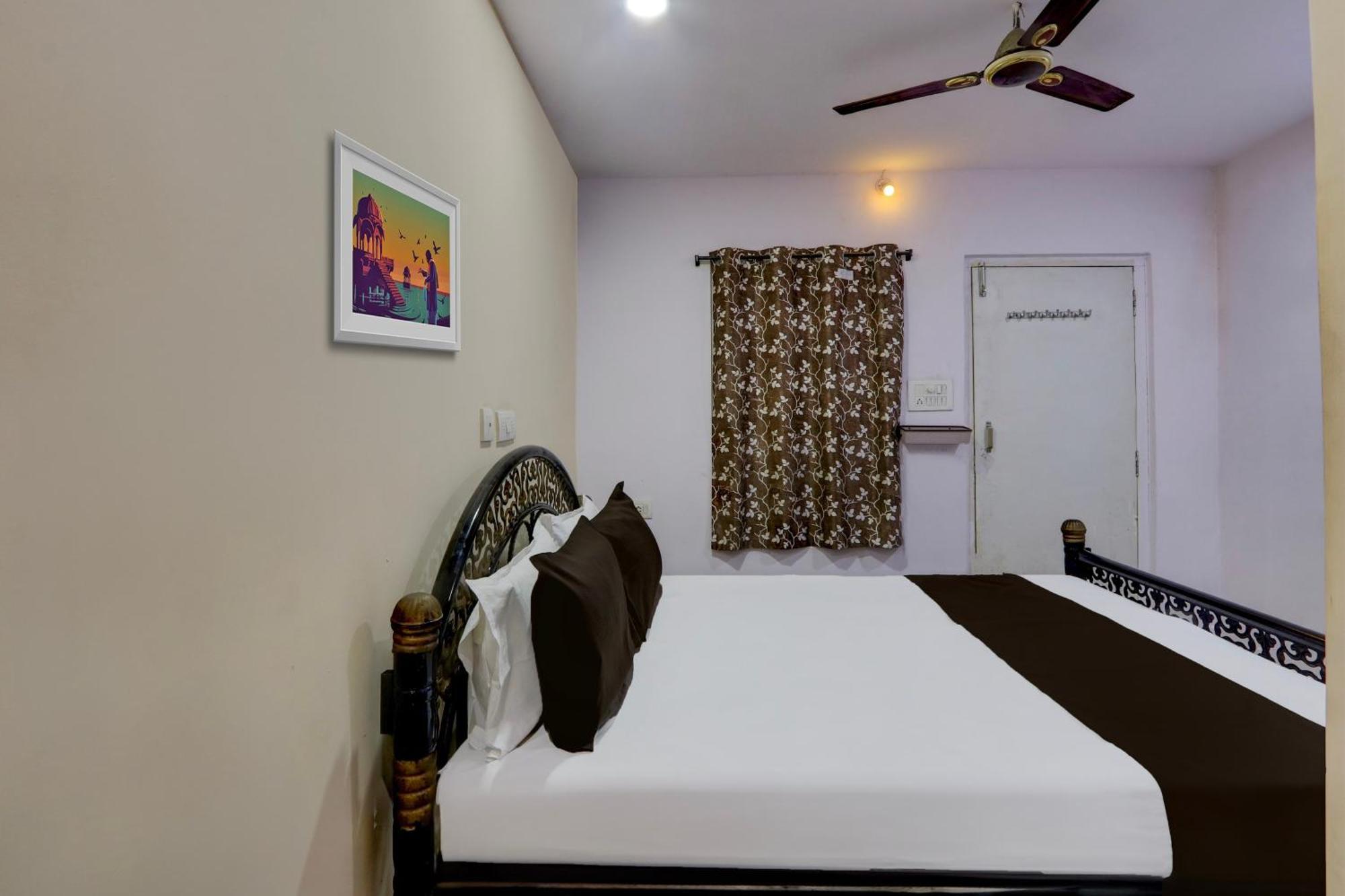 Spot On Hotel Aaraadhya Residency Hyderabad Esterno foto